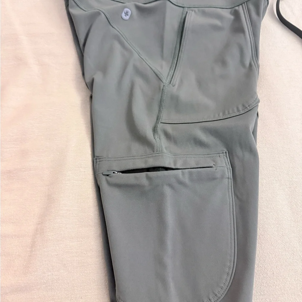 FIGS Olive Technical Collection Top - Picture 7 of 11